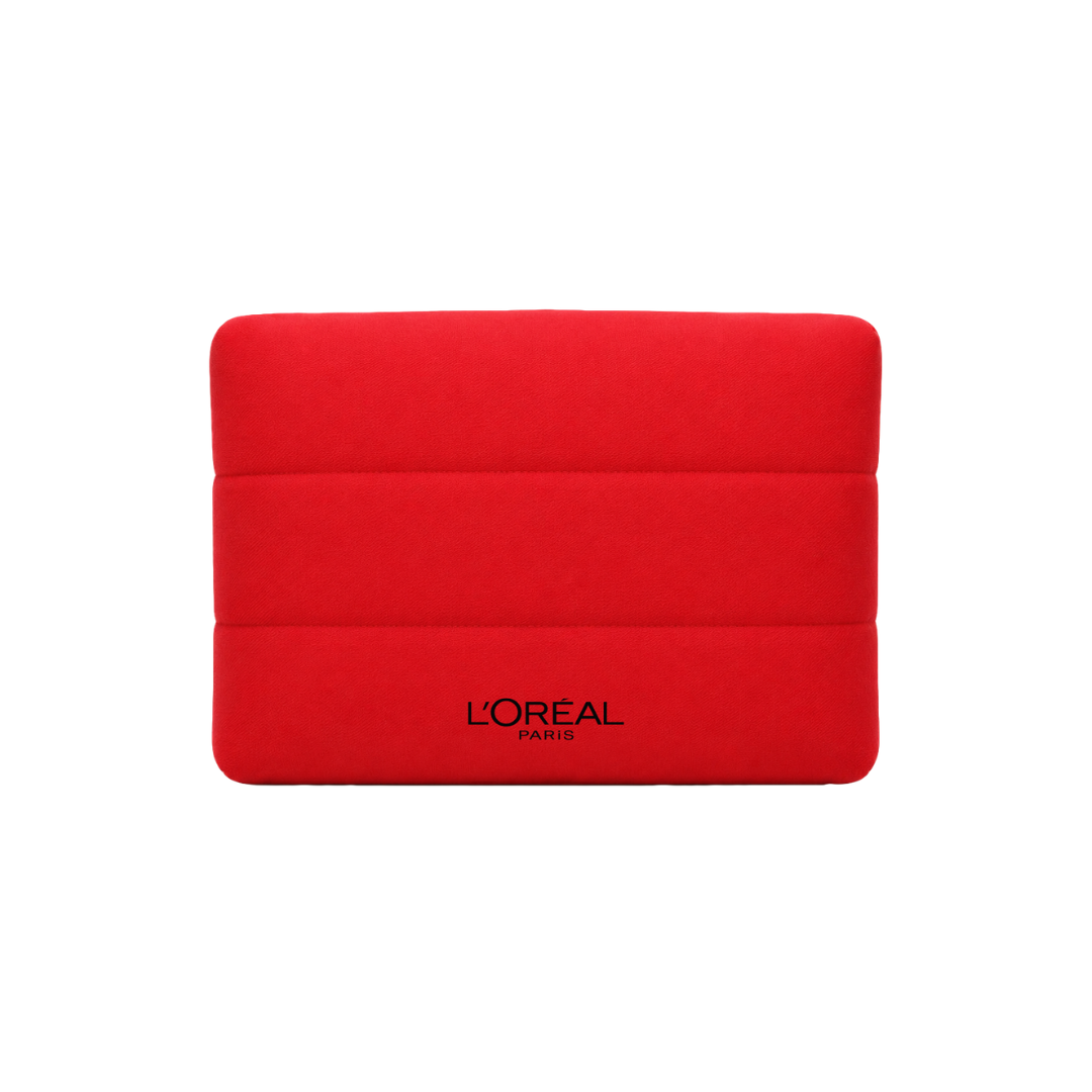 Gift From L'Oréal Paris : Red Infaillible Pouch